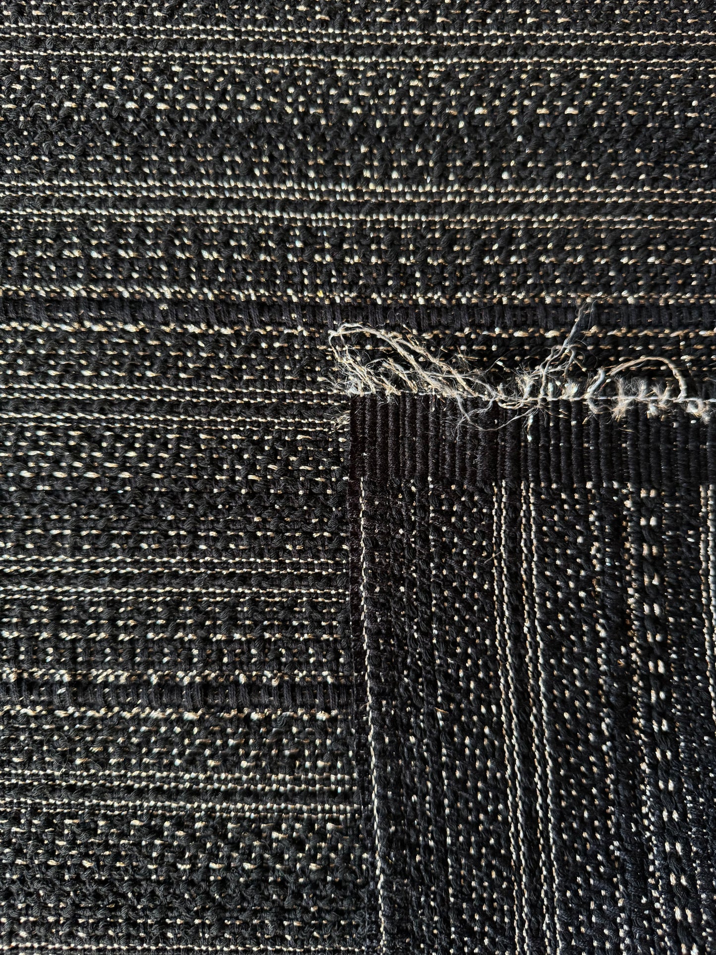 Black and gold striped tweed - L: 1.10m